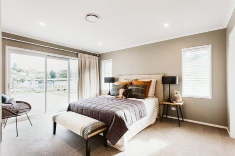 Photo of property in 13 Karaipiture Road, Karaka, 2124