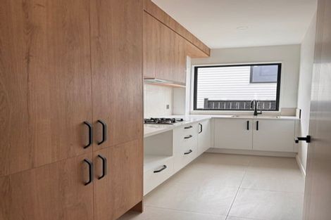 Photo of property in 2 Lumber Rise, Swanson, Auckland, 0614