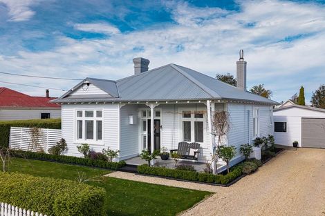 Photo of property in 15 Herbert Street, Waimate, 7924
