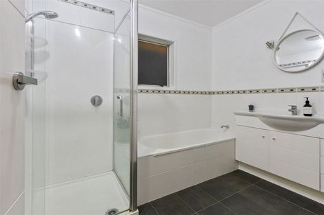 Photo of property in 2/101 Kowhai Road, Mairangi Bay, Auckland, 0630