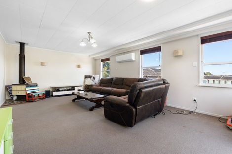 Photo of property in 11 Fordham Street, Beach Haven, Auckland, 0626