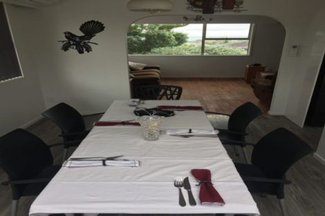 Photo of property in 57 Fairmount Road, Titirangi, Auckland, 0604