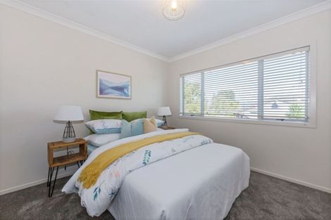 Photo of property in 69 Buscomb Avenue, Henderson, Auckland, 0610