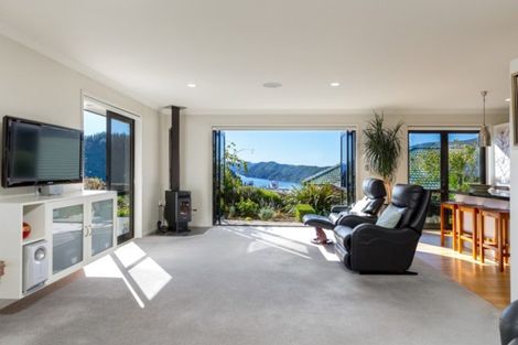 Photo of property in 30 Harbour View Heights, Picton, 7220