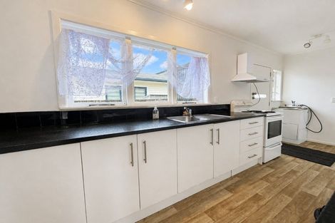 Photo of property in 43 Hallberry Road, Mangere East, Auckland, 2024