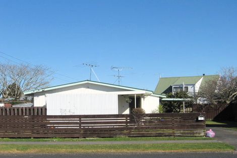 Photo of property in 2/35 Kelvin Road, Papakura, 2110