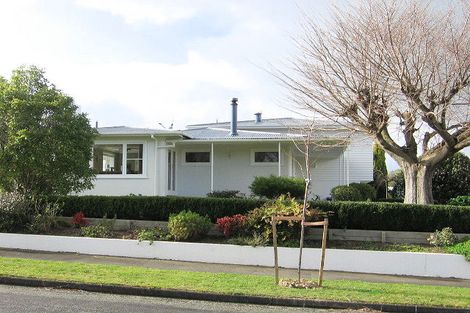 Photo of property in 2 Luton Street, Hokowhitu, Palmerston North, 4410