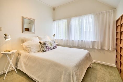 Photo of property in 338 Oriental Parade, Oriental Bay, Wellington, 6011