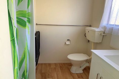 Photo of property in 7b Edgewater Parade, Waiuku, 2123