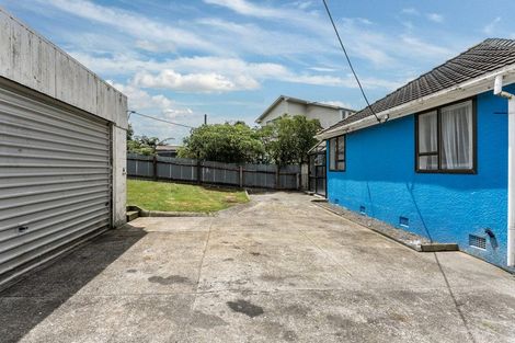 Photo of property in 15 Maher Place, Ranui, Porirua, 5024