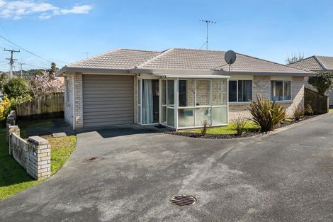 Photo of property in 1/2 Doment Crescent, Orewa, 0931