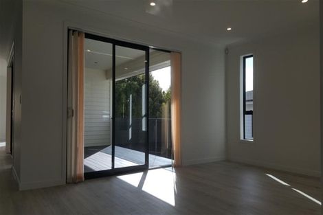 Photo of property in 8 Newport Place, Forrest Hill, Auckland, 0620