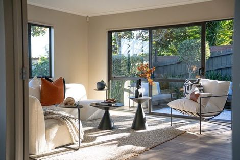 Photo of property in 18 Mckinley Road, Sunnyvale, Auckland, 0612