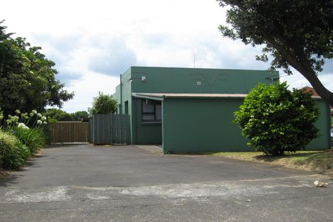 Photo of property in 2/11a Rimu Road, Mangere Bridge, Auckland, 2022