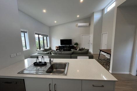 Photo of property in 21d Margaret Road, Raumati Beach, Paraparaumu, 5032