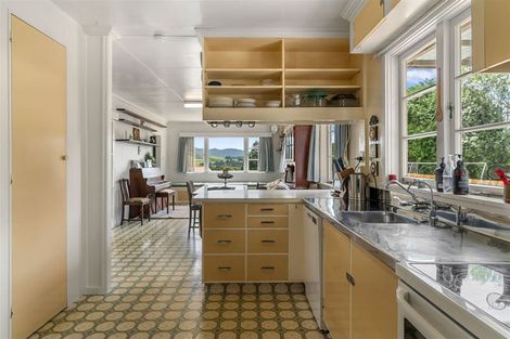 Photo of property in 16 View Street, Maungaturoto, 0520