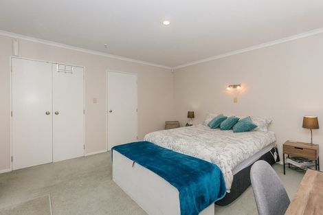 Photo of property in 8a Williams Terrace, Fitzherbert, Palmerston North, 4410