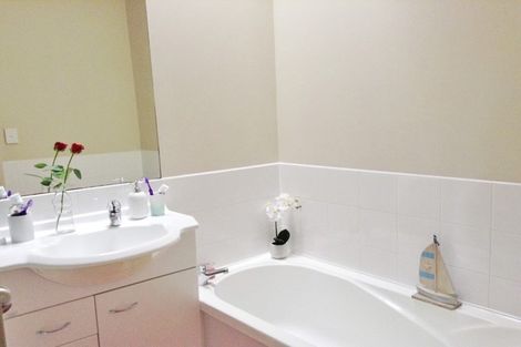 Photo of property in 4 Barnea Circle, Glen Eden, Auckland, 0602