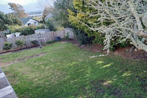 Photo of property in 137 Bradbury Road, Botany Downs, Auckland, 2010