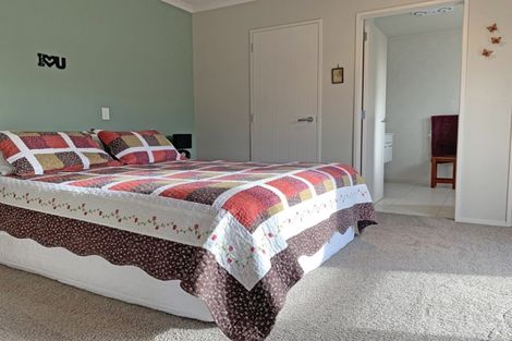 Photo of property in 13 Belgrove Drive, Waipukurau, 4200