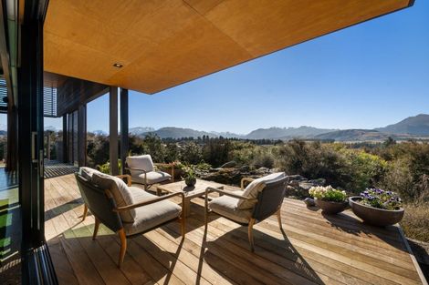 Photo of property in 10 Kanuka Rise, Albert Town, Wanaka, 9305