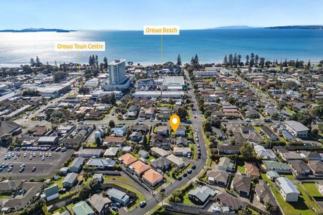 Photo of property in 1/2 Doment Crescent, Orewa, 0931