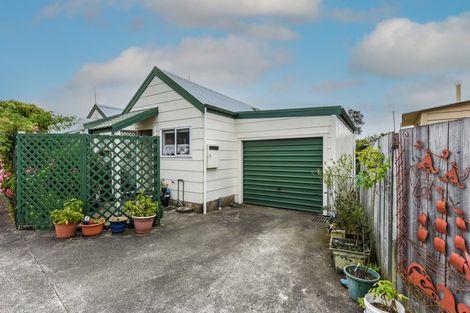 Photo of property in 2/12 Marsden Road, Stoke, Nelson, 7011