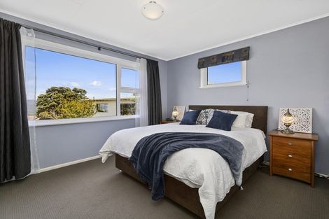 Photo of property in 15 Cherry Blossom Grove, Maungaraki, Lower Hutt, 5010