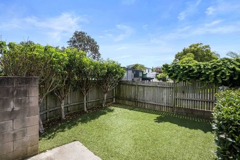Photo of property in 1/21 Clovelly Road, Bucklands Beach, Auckland, 2012