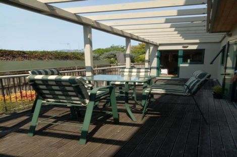 Photo of property in 2/15 Quebec Road, Milford, Auckland, 0620