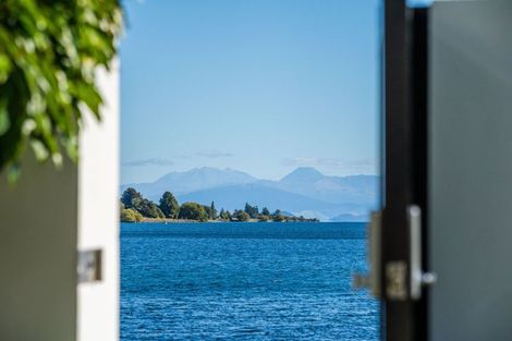 Photo of property in 1/225 Lake Terrace, Waipahihi, Taupo, 3330