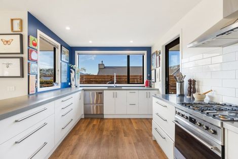 Photo of property in 2 Percy Lane, Wanaka, 9305