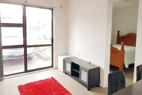 Photo of property in 28 Tatariki Street, Rosehill, Papakura, 2113