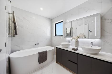 Photo of property in 11 Mill Hill Close, Flat Bush, 2019
