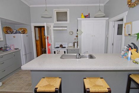 Photo of property in 31 Cambridge Terrace, Masterton, 5810