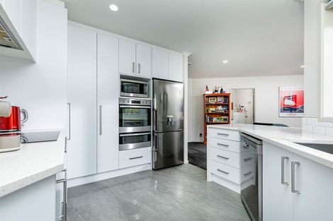 Photo of property in 47 San Marino Drive West, Henderson, Auckland, 0612