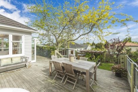 Photo of property in 2 Winscombe Street, Belmont, Auckland, 0622