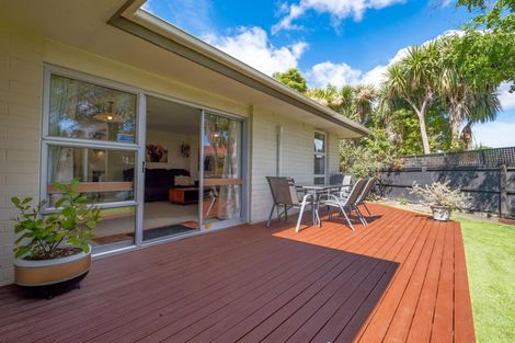 Photo of property in 12 Saunders Place, Redwood, Christchurch, 8051