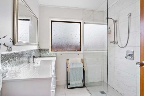 Photo of property in 13 Park Estate Road, Rosehill, Papakura, 2113