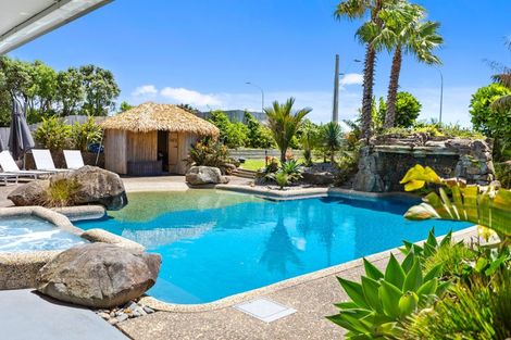 Photo of property in 2 Sandhurst Drive, Papamoa Beach, Papamoa, 3118