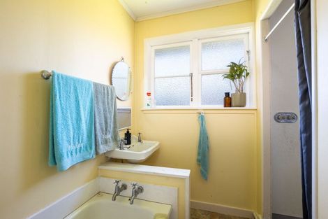 Photo of property in 131 Seaview Road, Westown, New Plymouth, 4310