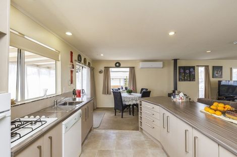 Photo of property in 12 Humphries Place, Awapuni, Palmerston North, 4412