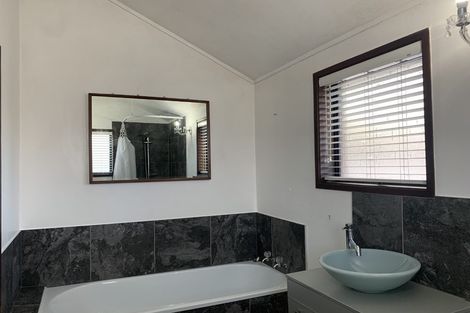 Photo of property in 1/16 Frank Evans Place, Henderson, Auckland, 0610