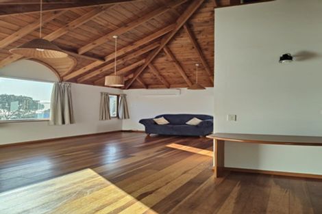 Photo of property in 43 Totara Street, Eastbourne, Lower Hutt, 5013