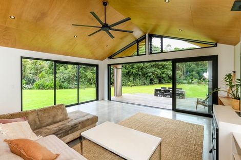 Photo of property in 23c Arden Place, Oakura, 4314