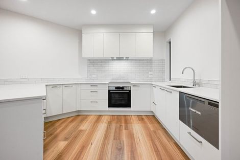 Photo of property in 2/24 Pickering Crescent, Chedworth, Hamilton, 3210