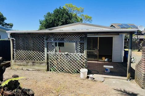 Photo of property in 8 Ranui Station Road, Ranui, Auckland, 0612