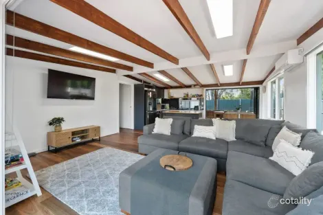 Property photo of 14 Como Avenue Rye VIC 3941