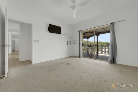 Property photo of 18 Centenary Drive Boyne Island QLD 4680