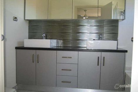 Property photo of 11 Nepean Highway Elsternwick VIC 3185
